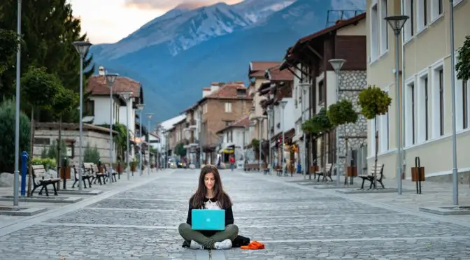 7 BEST COUNTRIES FOR  DIGITAL NOMADS